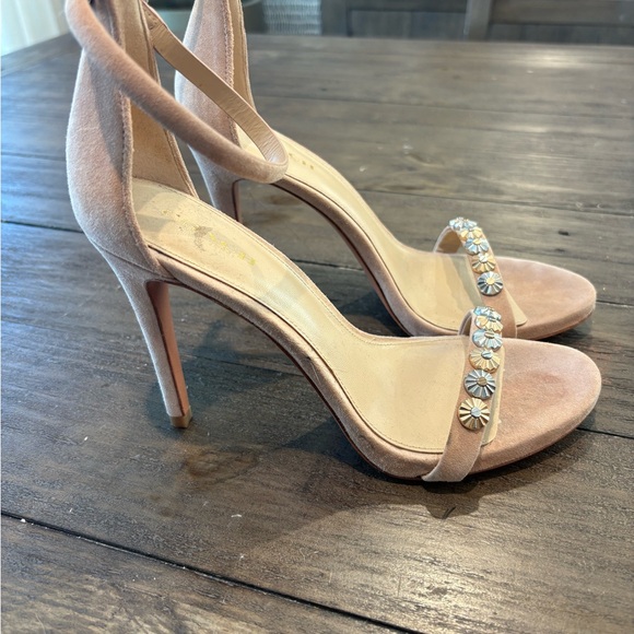 Coach - Picture 2 of 5